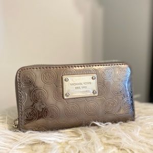 Michael Kors metallic wallet